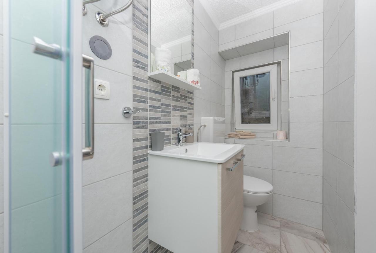 Apartments Calla Makarska Bagian luar foto